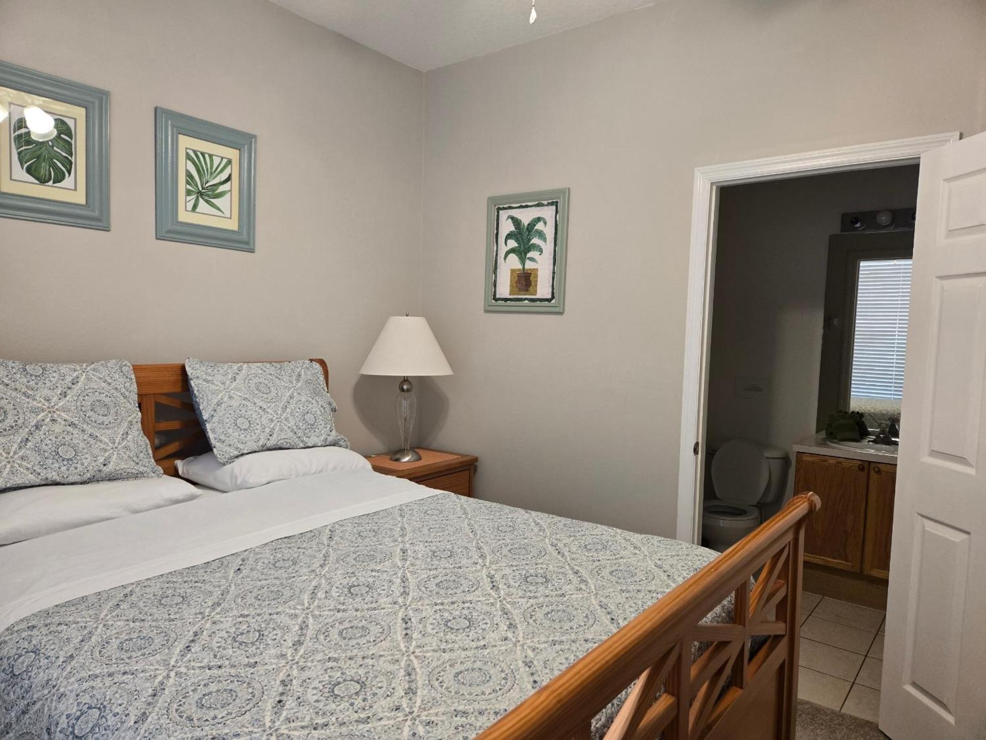 Veteran Owned 3bdr/3 Bath Townhouse W/wifi 3mi To - Fall/winter Specials Apartment